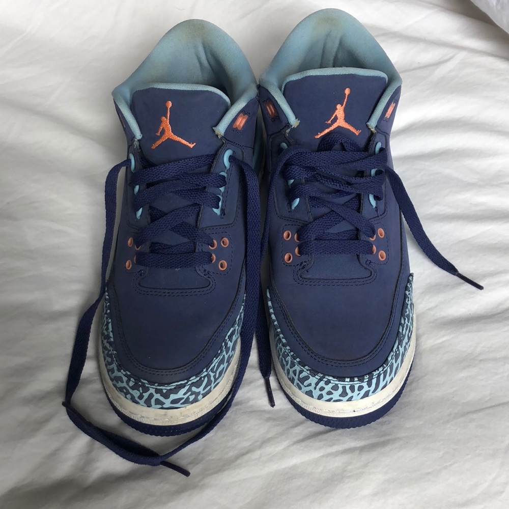 Barely worn 6.5y Nike Air Jordan Retro 3 GS
